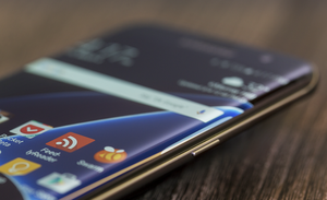 iPhone 8 получит изогнутый OLED-дисплей, как у Samsung Galaxy S7 Edge