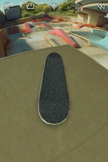 True Skate скейт на пальцах