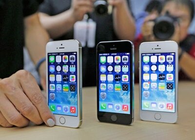 Аналитик: цены на iPhone 5c и iPhone 5s слишком высоки для России