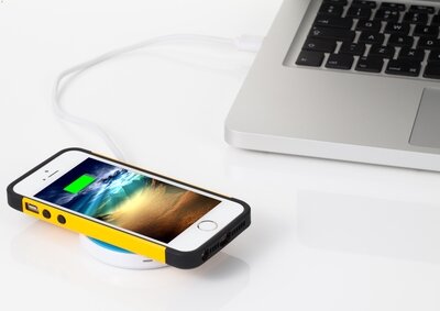 iQi Mobile беспроводная зарядка для iPhone и iPod touch 