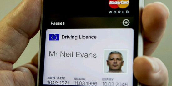 В Великобритании водители смогут хранить свои права в iPhone